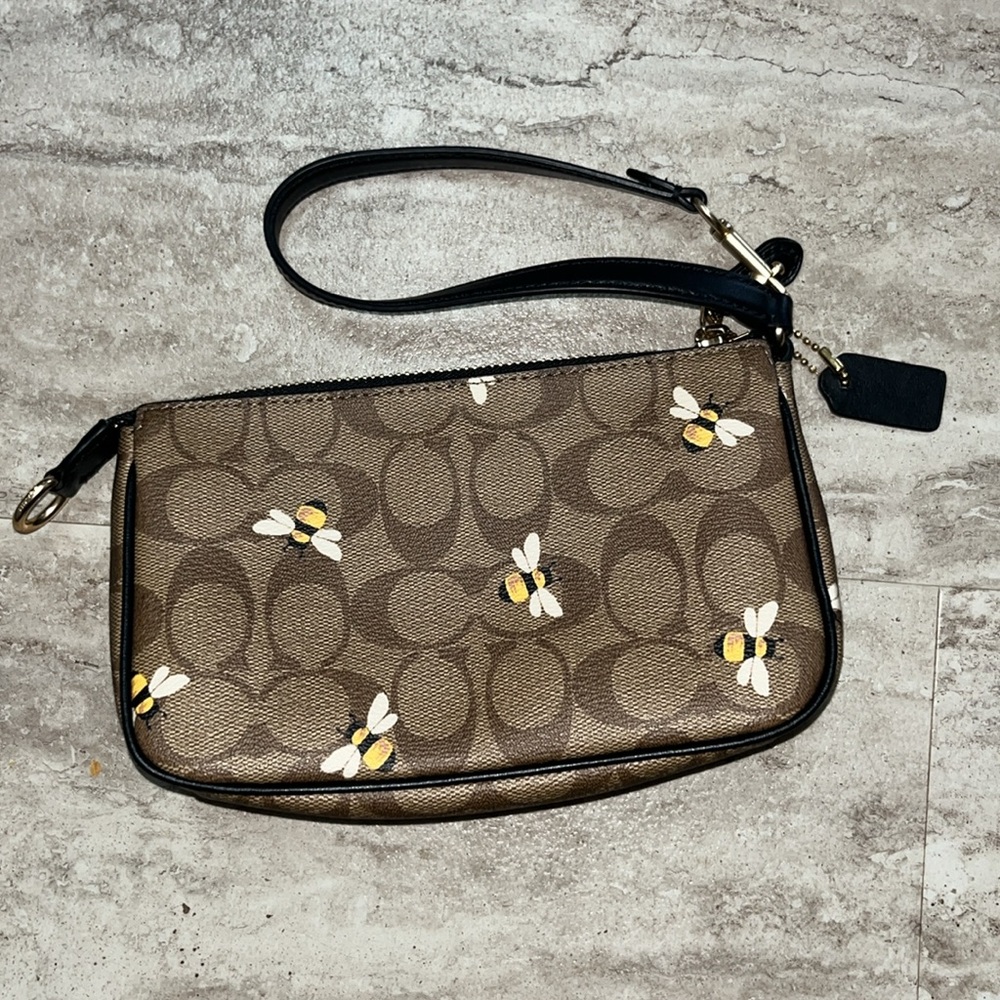 Coach Brown Wristlet with Bee Print NWOT - Picture 4 of 8